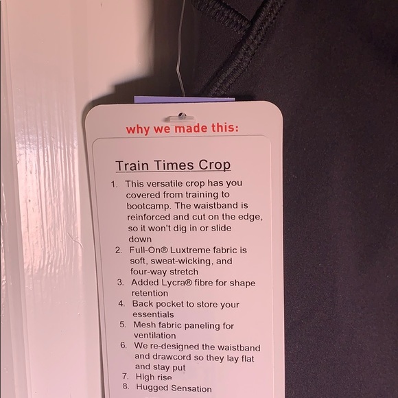 Black Lululemon crop leggings - Picture 3 of 4